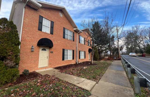 Rent-Ready 3BR/2.5BA Townhouse with 2-Car Garage Near Johnson City Hospital photos photos