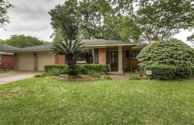 6222 Lindyann Lane Gallery 3