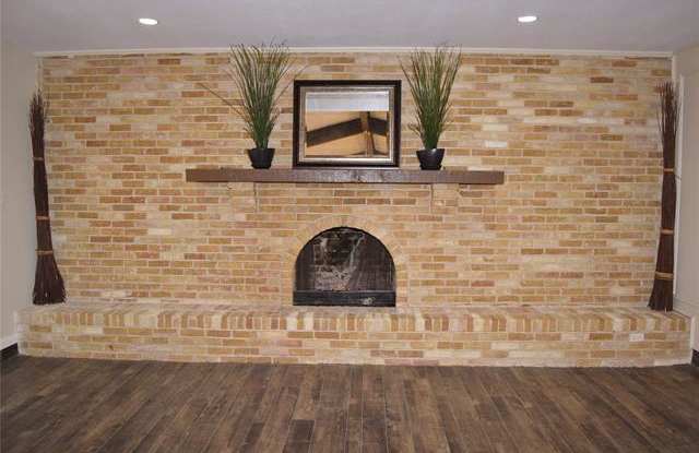 1129 Shadywood Lane Gallery 4