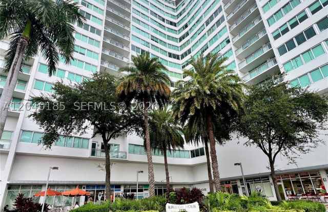 7135 Collins Ave Gallery 1