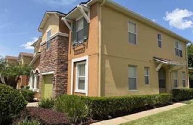 Spacious 3 Bedroom / 2.5 Bath Townhouse at Preserve at Eagle Lake Gallery 4