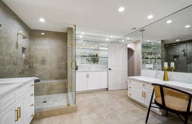 4732 Del Moreno Drive Gallery 3