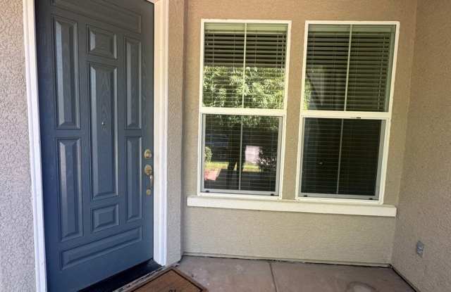 *MOVE IN SPECIAL $500 OFF FIRST MONTHS RENT* BEAUTIFUL 4 BED/2 BATH HOME IN REDDING Gallery 3