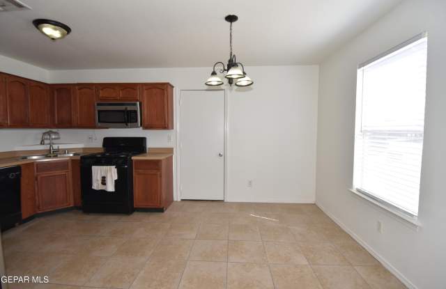14345 Pacific Point Drive Gallery 4