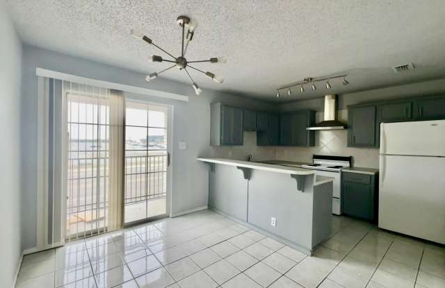 3030 Ashley Dr photos photos