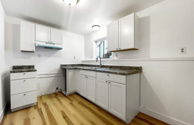 3637 Thompson Avenue - 3 photos photos