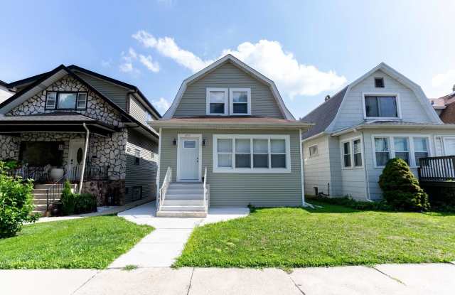 4717 W Berteau Avenue photos photos