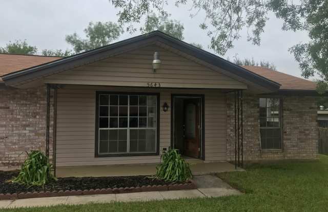 Remodeled 4 bedroom 2 bath home ready for move-in - 5643 Sir Gareth Drive, San Antonio, TX 78218