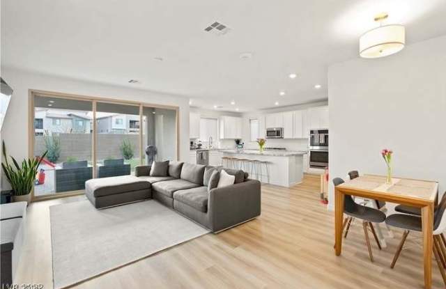 741 Foreign Reef Way Gallery 2
