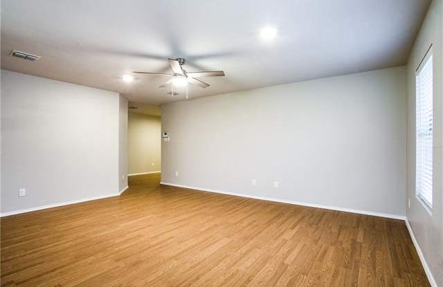 12801 Feathering Drive Gallery 4