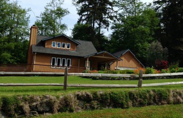 9282 Viewcrest Avenue - 9282 NE Viewcrest Ave, Bainbridge Island, WA 98110