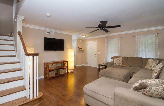 Lovely 3 Bedroom 2.5 Bath home in Anderson!! Gallery 4