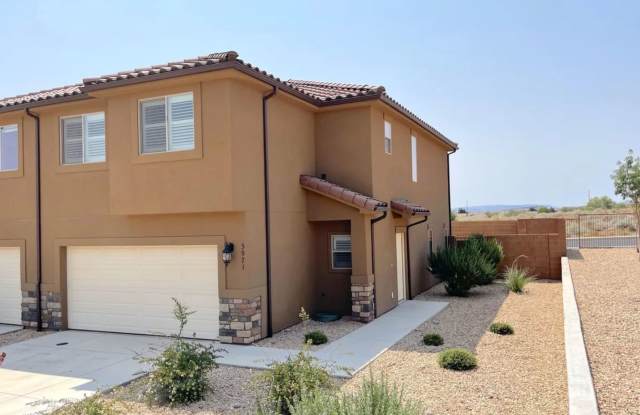 Beautiful 3 bedroom, 2.5 bath townhome with a two car garage and upgraded finishes! Gallery 1
