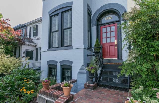 Spacious  Charming Victorian Row House in Burleith-Moments from Georgetown! photos photos