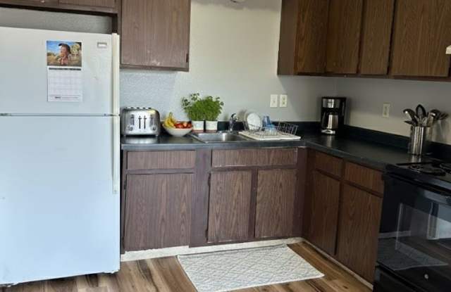 1220 Meadow Ln photos photos