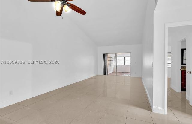 2408 N 35th Ave Gallery 4