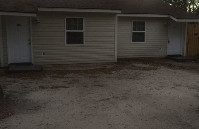 5867 Peachtree St - 5867 Peachtree Street, Milton, FL 32570
