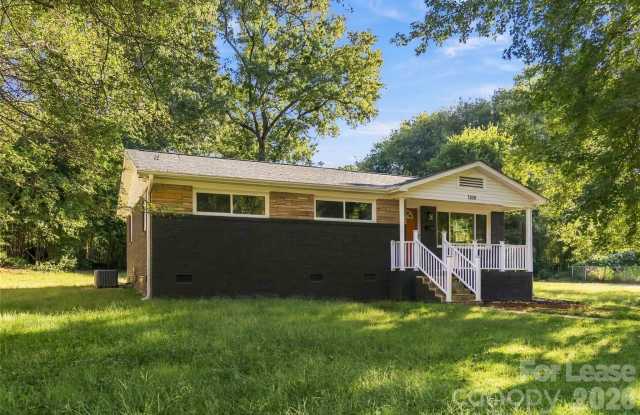 1200 Weststone Drive Gallery 2