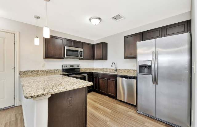 Luxurious One, Two and four-Bedroom Apartment Homes photos photos