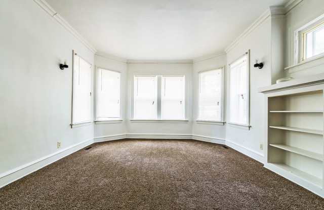 8227 S Marshfield Gallery 2