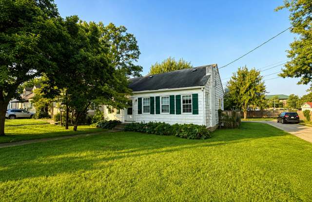 3 Bedroom Campus Rental - NOW PRELEASING FOR 2027–2028! photos photos 3 Bedroom Campus Rental - NOW PRELEASING FOR 2027–2028! photos photos