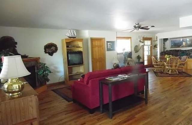 605 N Spur Circle Gallery 2