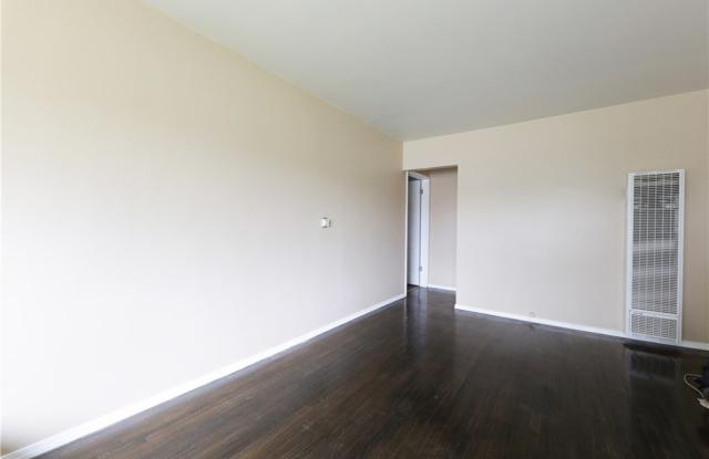 4762 Snowden Avenue Gallery 3