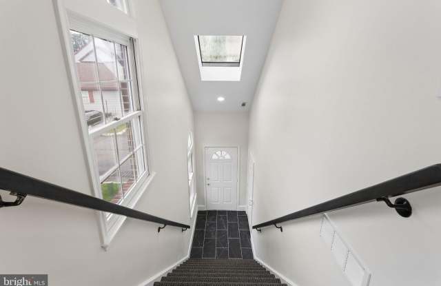736 CHANTICLEER Drive Gallery 4