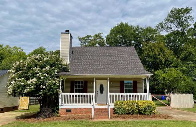 3 Bedroom, 2 Bath house with fenced yard! photos photos