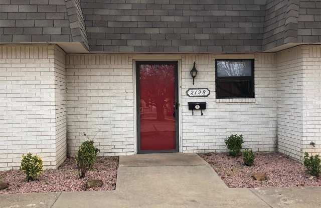 2128 Melrose Ct Gallery 1