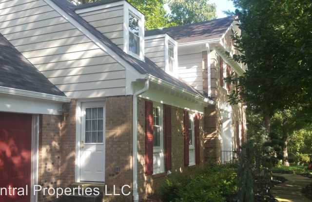 8141 Buckpspark Ln E. Gallery 2