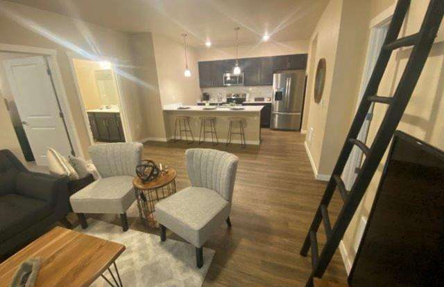 2 Bedroom, 2 Bath Apartment in West Olympia – Apply Today! Gallery 3