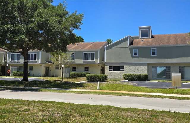 8005 Lagos De Campo Blvd photos photos