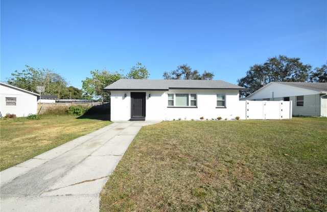 510 MONTICELLO AVENUE - 510 Monticello Avenue, Crystal Lake, FL 33801