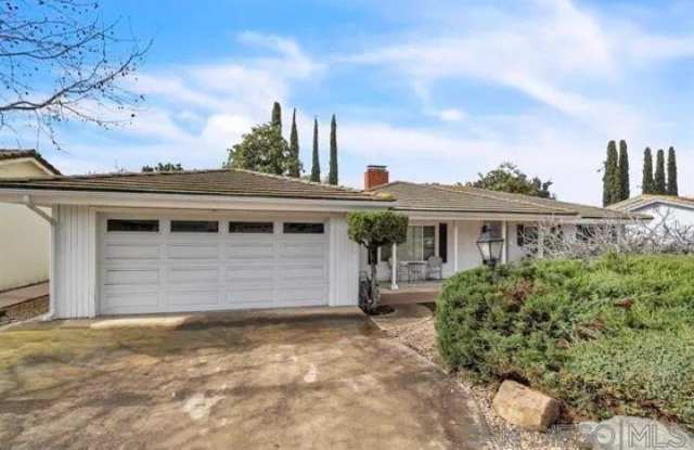 17052 Bernardo Oaks Dr photos photos