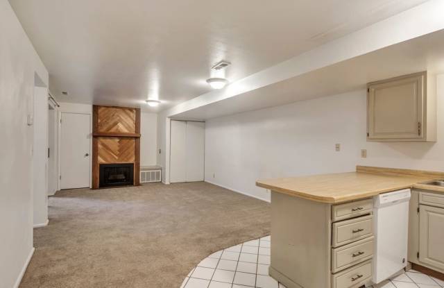 1760 N Willowbrook Gallery 2