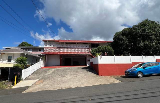 2br/1ba/1pkg Duplex in Honululu - 1926 Houghtailing Street, Honolulu, HI 96817