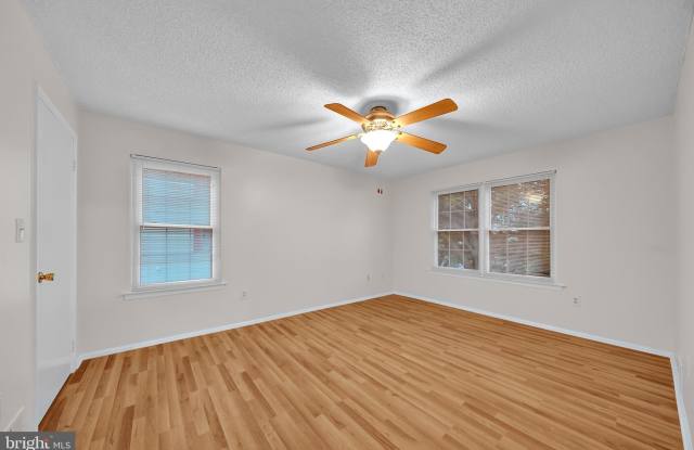 421 LANCASTER COURT - 421 Lancaster Court, Piscataway, NJ 08854