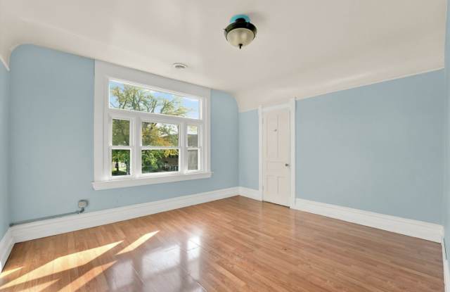 3728 W Mclean Ave Gallery 1