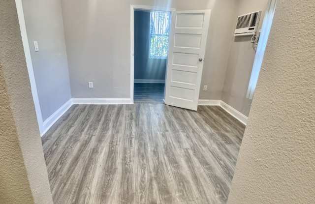 921 North 19th Avenue photos photos