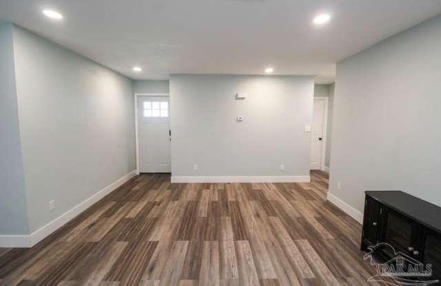316 E Garfield Dr Gallery 3