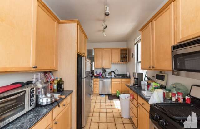 2512 North Southport Avenue - 2512 North Southport Avenue, Chicago, IL 60614