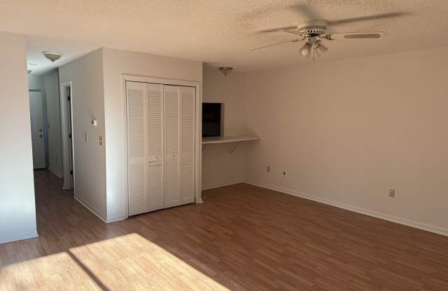 300 Lee DriveUnit B Gallery 4