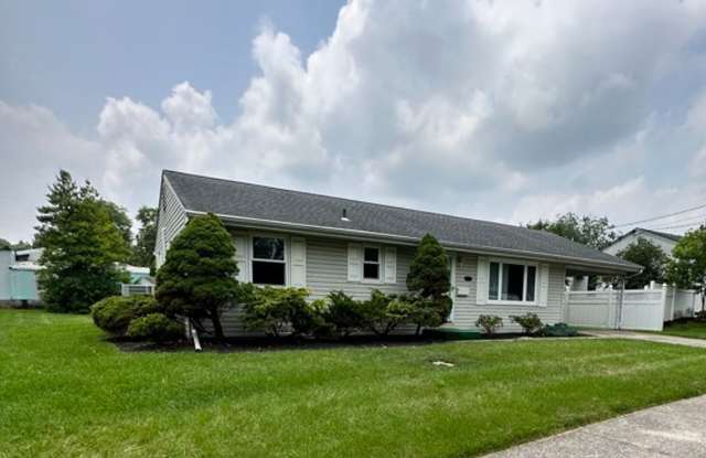 11 Oakwood Circle, Camp Hill, PA 17011 - 11 Oakwood Circle, Cumberland County, PA 17011