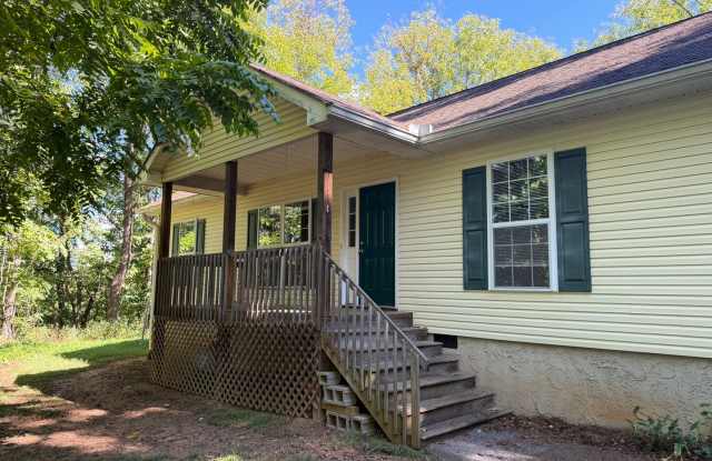 Newly Updated 2 Bedroom in Convenient Black Mountain Location Gallery 1