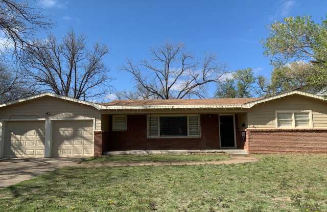 LOCATION JUST DOWN INDIANA AVE! Just refreshed and ready! photos photos