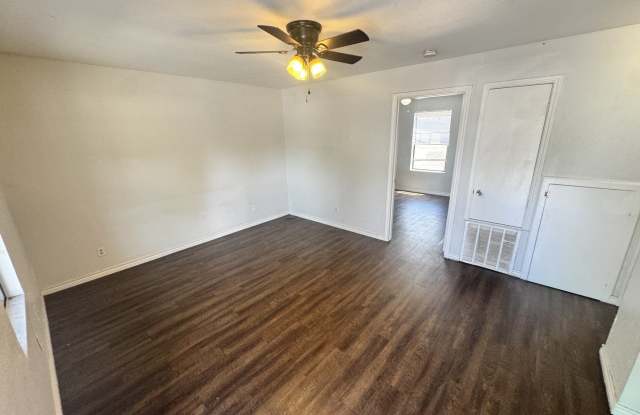 830 W Hutchins - 830 West Hutchins Place, San Antonio, TX 78221