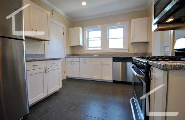 Nicely renovated 4 bed in Oak Square for September! photos photos