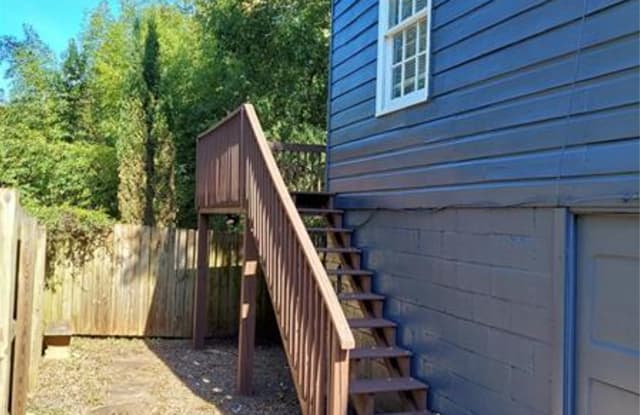 312 Hampton Lane - 312 Hampton Ln, Decatur, GA 30030