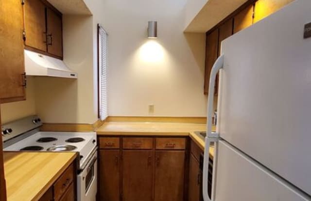 6510 Holdrege Street - 3 - 6510 Holdrege Street, Lincoln, NE 68505